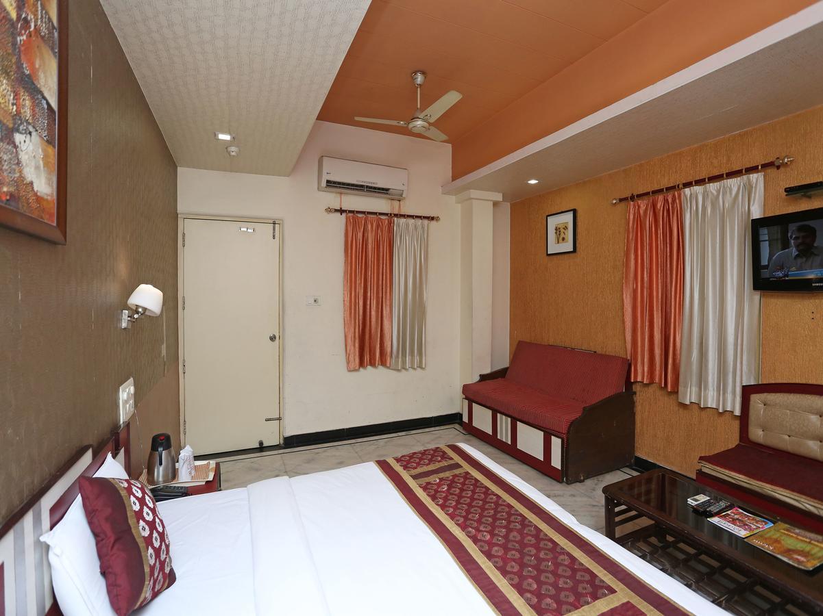 Hotel Moti Palace Агра Екстер'єр фото