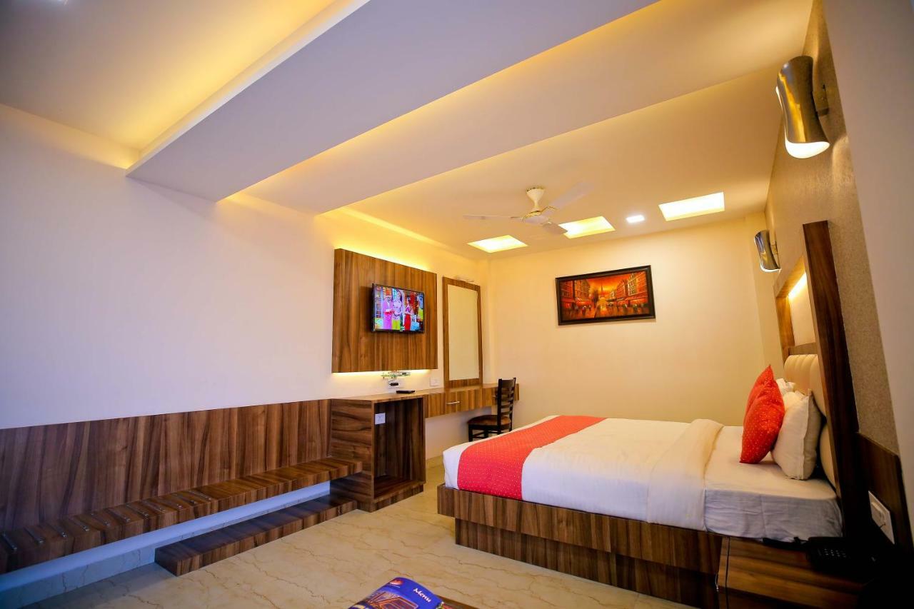 Hotel Moti Palace Агра Екстер'єр фото